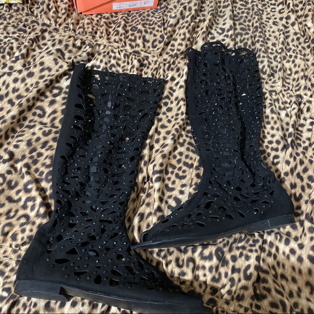 Carmelita Black Gladiator Sandals